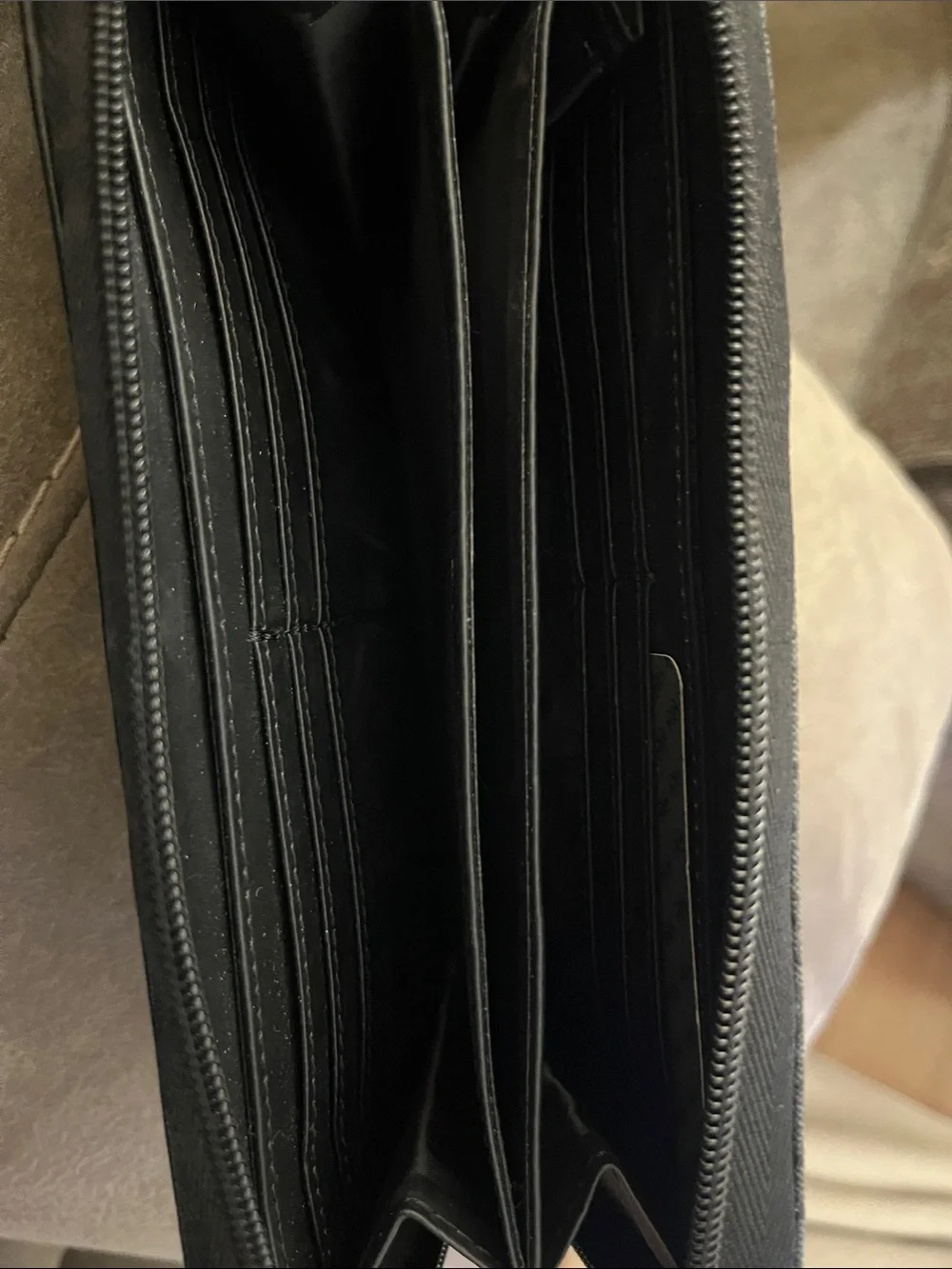 GUESS Black Logo Zip-Around Wallet